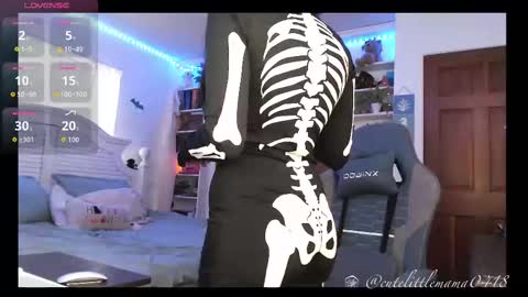 Snapshot of cutelittlemama0418 chatting on 10.25.25 Cutelittlemama0418 Lola online show from 10.25.25