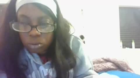 Snapshot of cuteshotkiki chatting on 11.30.25 mary mack online show from 11.30.25