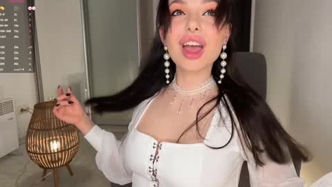 Snapshot of cutie_anna chatting on 10.21.25 Anna and Nick online show from 10.21.25