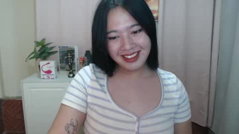 Snapshot of cutie_asianwoman chatting on 12.14.24 cutie_asianwoman online show from 12.14.24