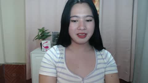 Snapshot of cutie_asianwoman chatting on 12.15.24 cutie_asianwoman online show from 12.15.24