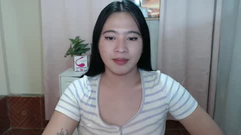 Snapshot of cutie_asianwoman chatting on 12.21.24 cutie_asianwoman online show from 12.21.24