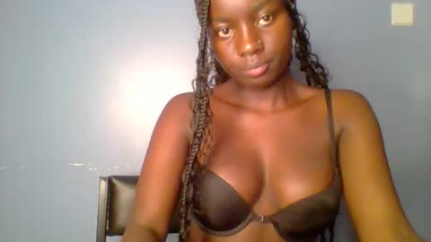 Snapshot of cutie_choco chatting on 10.10.25 cutie_choco online show from 10.10.25