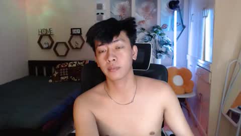 Snapshot of cutie_cumshow chatting on 12.18.25 Neil Taylor online show from 12.18.25