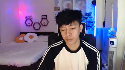 Snapshot of cutie_cumshow chatting on 01.08.26 Neil Taylor online show from 01.08.26