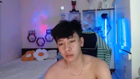 Snapshot of cutie_cumshow chatting on 01.11.26 Neil Taylor online show from 01.11.26