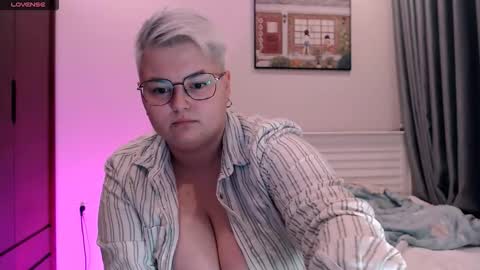 Sophie  Lilith online show from 10.21.25