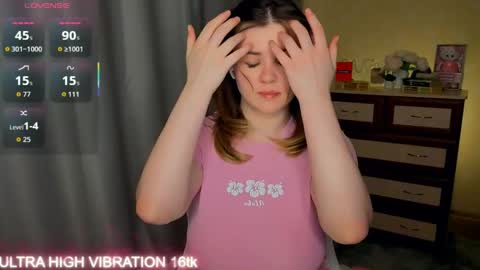 Snapshot of cutie_mili chatting on 04.26.26 mili online show from 04.26.26