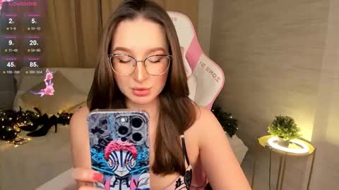 Snapshot of cutieladylove chatting on 11.09.25 Anika online show from 11.09.25