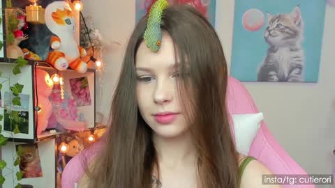 Rori  Instagram cutierori  online show from 12.29.24