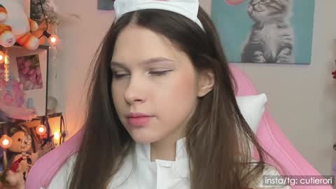 Rori  Instagram cutierori  online show from 01.23.25