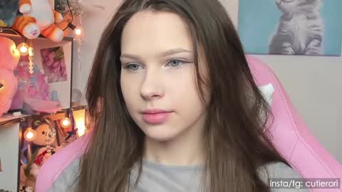 Rori  Instagram cutierori  online show from 01.29.25