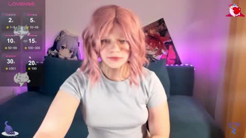 Snapshot of cutiesue chatting on 12.12.24 CutieSue online show from 12.12.24