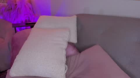 Snapshot of cutte_hanna18 chatting on 02.08.25 Hannah online show from 02.08.25
