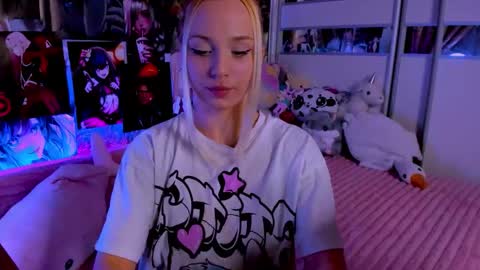 Snapshot of cuttie_ponyy chatting on 02.27.26 Nora online show from 02.27.26