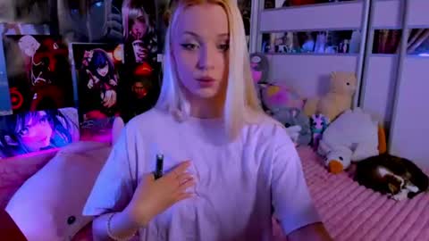 Snapshot of cuttie_ponyy chatting on 07.15.26 Nora online show from 07.15.26