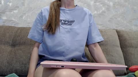 Snapshot of cuty_lucy chatting on 04.04.26 Lucy online show from 04.04.26