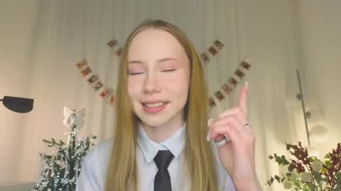 Snapshot of cuute_angell chatting on 01.17.26 Virginia See you on Sunday online show from 01.17.26