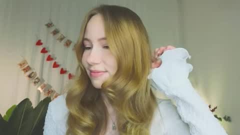 Snapshot of cuute_angell chatting on 02.18.26 Virginia See you on Sunday online show from 02.18.26