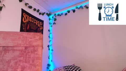 Snapshot of cybercami chatting on 12.18.24 Camila online show from 12.18.24