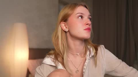 EMILY online show from 10.12.25