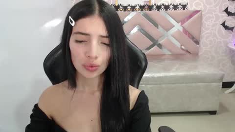 CINTIA ARAUJO online show from 10.28.25