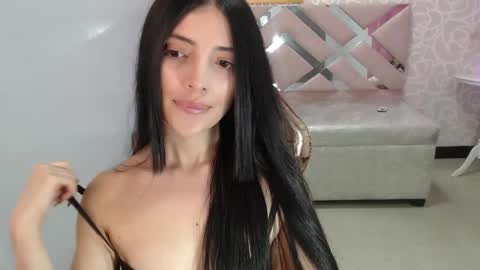 CINTIA ARAUJO online show from 11.25.25