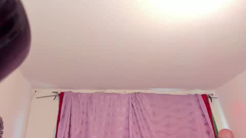 Snapshot of cynthiawatson_ chatting on 11.12.25 Cynthia online show from 11.12.25