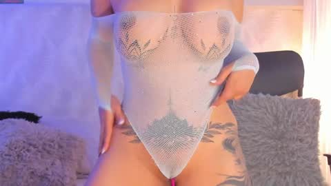 Snapshot of cyntia_adams chatting on 02.03.25 cyntia_adams online show from 02.03.25