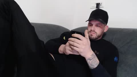 d3niis77 online show from 12.15.25