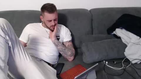 d3niis77 online show from 12.17.25