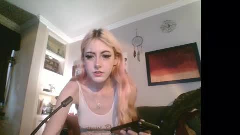 Snapshot of d_and_dean chatting on 12.17.25 d_and_dean online show from 12.17.25