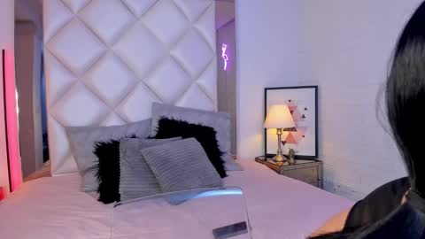 Kim online show from 01.14.25