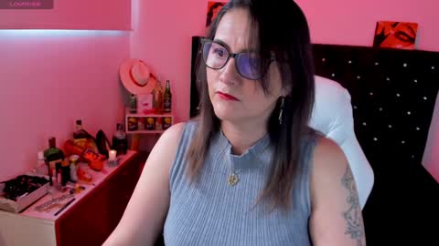 Mia  online show from 01.28.25