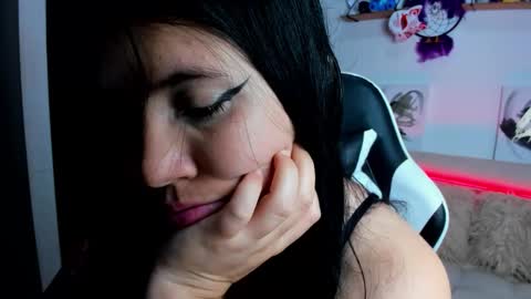 Ailyn  online show from 11.27.25