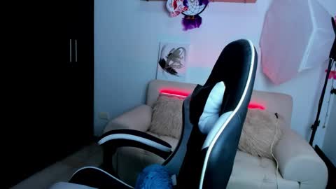 Ailyn  online show from 11.28.25