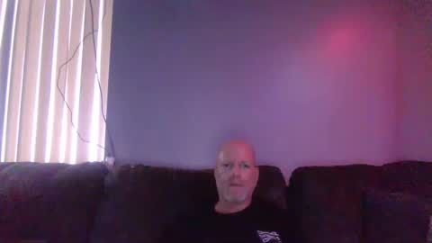 Snapshot of daddydj4aprincess chatting on 01.04.25 DJ online show from 01.04.25