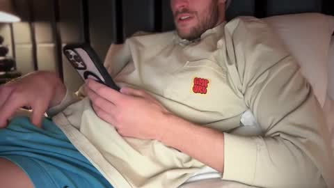Snapshot of daddydoesit69 chatting on 01.10.25 Leo online show from 01.10.25