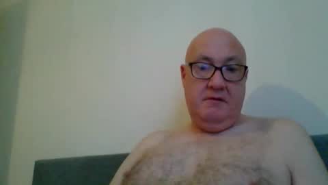 daddyhere4uall6 online show from 11.10.25