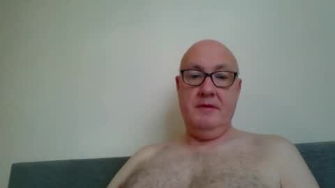 daddyhere4uall6 online show from 11.11.25