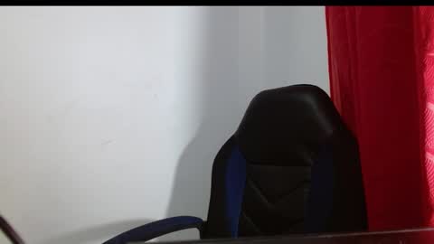 Snapshot of daddys_little_slutty chatting on 10.27.25 Thalya online show from 10.27.25