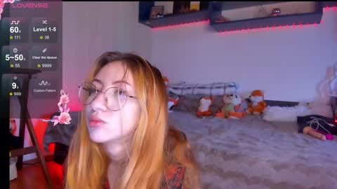 Snapshot of daddyslittleslutfox chatting on 12.16.25 daddyslittleslutfox online show from 12.16.25