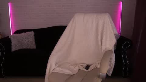 daenerys_daen online show from 02.28.25