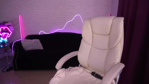 daenerys_daen online show from 09.20.25