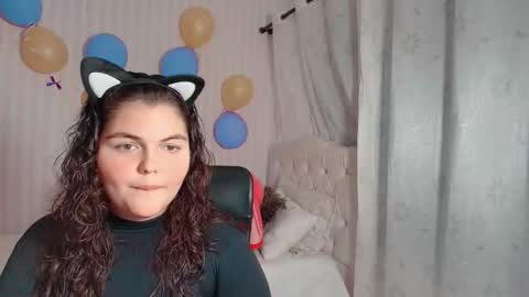 daeneryslove_doll online show from 10.19.25