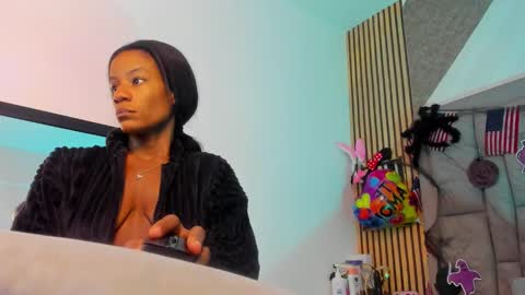 daffnelewis online show from 10.20.25