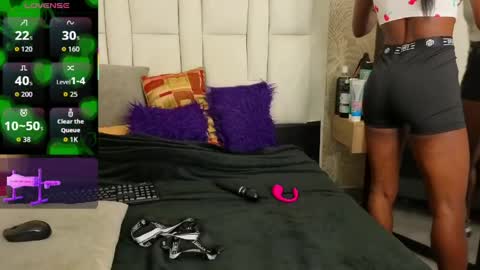 daffnelewis online show from 04.17.26