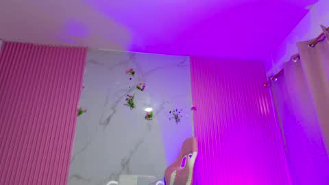 Snapshot of dafne17_ chatting on 05.15.26 Dafne online show from 05.15.26