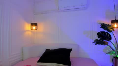 dafne_hillss online show from 04.18.26