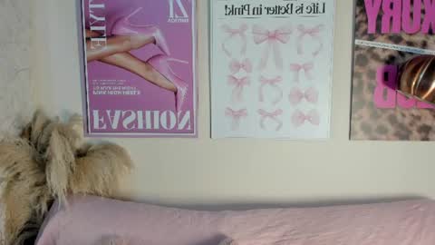 Snapshot of dafne_hillss chatting on 06.26.26 dafne_hillss online show from 06.26.26